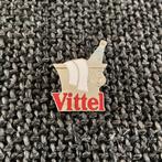 PIN - VITTEL - WATER - EAU MINÉRALE, Collections, Envoi, Utilisé, Marque, Insigne ou Pin's