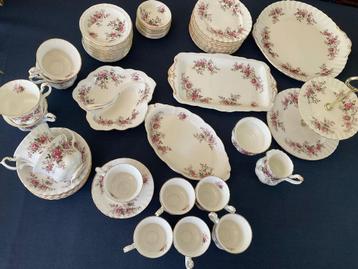 Royal Albert lavender Rose  beschikbaar voor biedingen