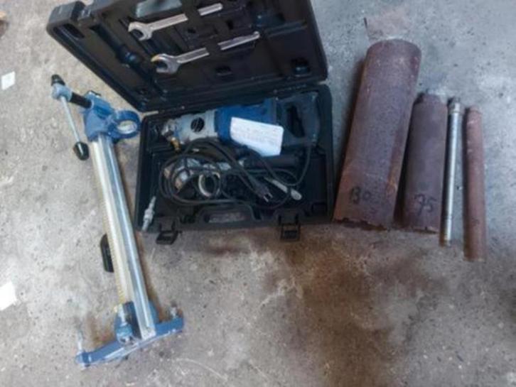 Carat A1811 diamantboormachine inc statief boren, Doe-het-zelf en Bouw, Gereedschap | Boormachines, Zo goed als nieuw, 600 watt of meer