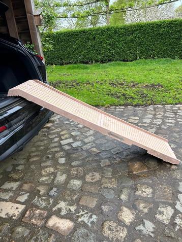 Stevige inklapbare hondenloopplank XL - nieuwprijs 200 euro beschikbaar voor biedingen