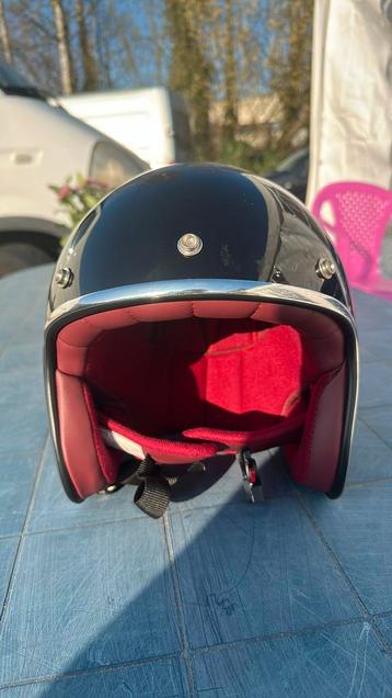 Helm beschikbaar voor biedingen