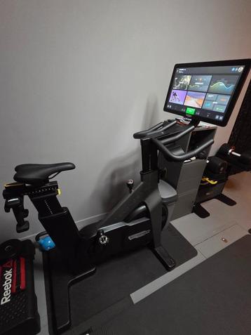 Technogym Bike met 22" touchscreen beschikbaar voor biedingen