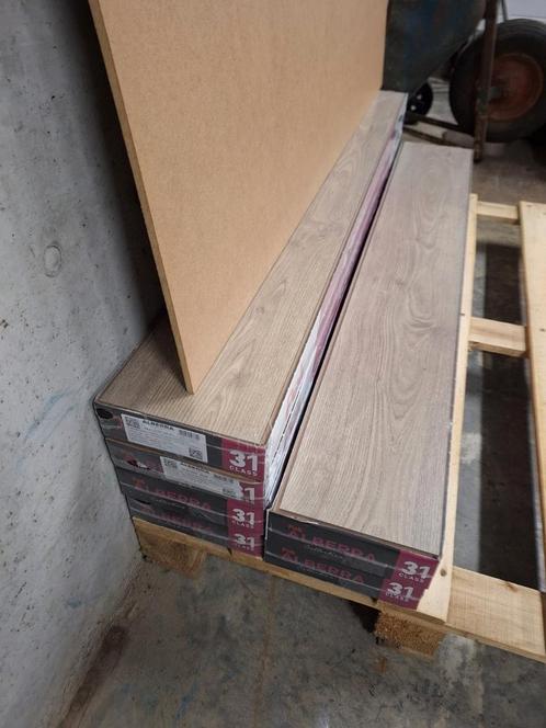 11,7m2 HDF laminaat 8mm nieuw in verpakking, Huis en Inrichting, Stoffering | Vloerbedekking, Nieuw, Laminaat, Crème, Beige, Bruin