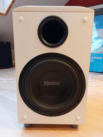Magnat subwoofer met digitale versterker beschikbaar voor biedingen