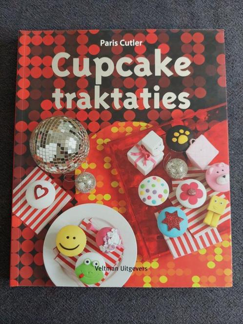 Cupcaketraktaties, Hobby & Loisirs créatifs, Confection de Gâteaux & Cupcakes, Comme neuf, Livre ou Revue, Cupcakes, Enlèvement ou Envoi