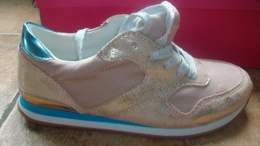 Meisjessneakers, Kipling, maat 32, nooit gedragen, Kinderen en Baby's, Kinderkleding | Schoenen en Sokken, Kipling, Schoenen, Nieuw