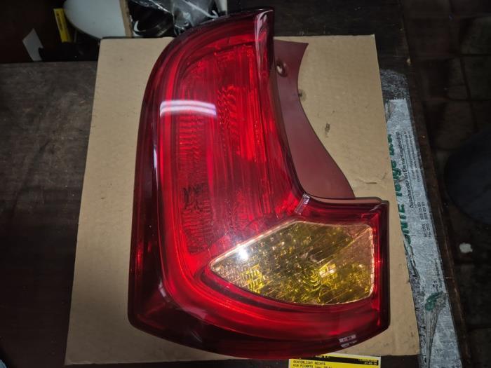 Achterlicht rechts van een Kia Picanto, Auto-onderdelen, Verlichting, Kia, Gebruikt, 3 maanden garantie, Ophalen of Verzenden