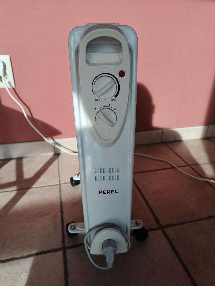 Radiateur Perel comme neuf., Bricolage & Construction, Chauffage & Radiateurs, Comme neuf, Radiateur, Enlèvement