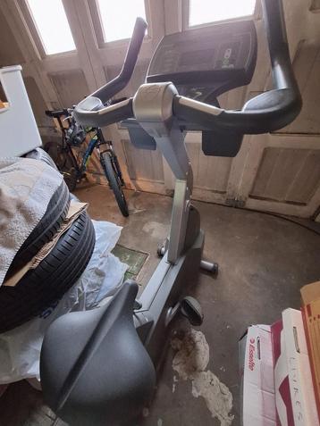 Lifefitness Upright Bike Cardio-hometrainer beschikbaar voor biedingen