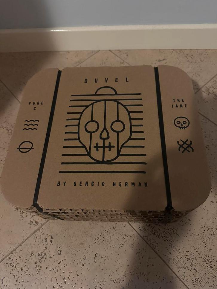 Duvel box The Jane, Games en Spelcomputers, Spelcomputers | Nintendo Consoles | Accessoires, Zo goed als nieuw, Ophalen