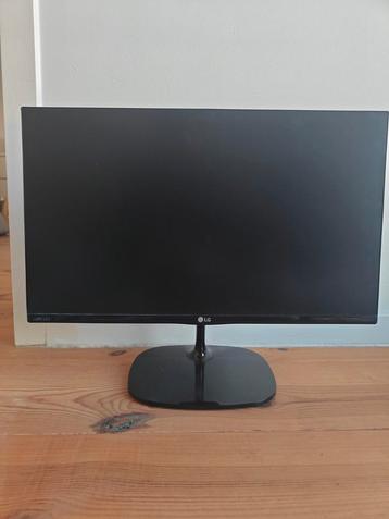24" Inch monitor LG IPS LED beschikbaar voor biedingen