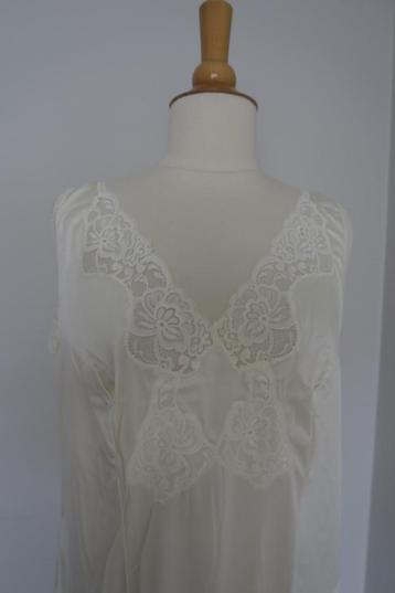 Ivoor onderjurk Empire - M 46 beschikbaar voor biedingen