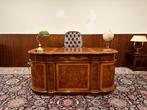 Klassiek Italiaans Wortelhout Bureau met Achterschot, Antiek en Kunst, Ophalen of Verzenden