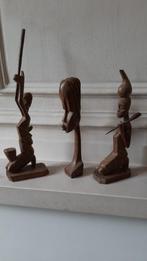 3 houten afrikaanse beeldjes, Ophalen