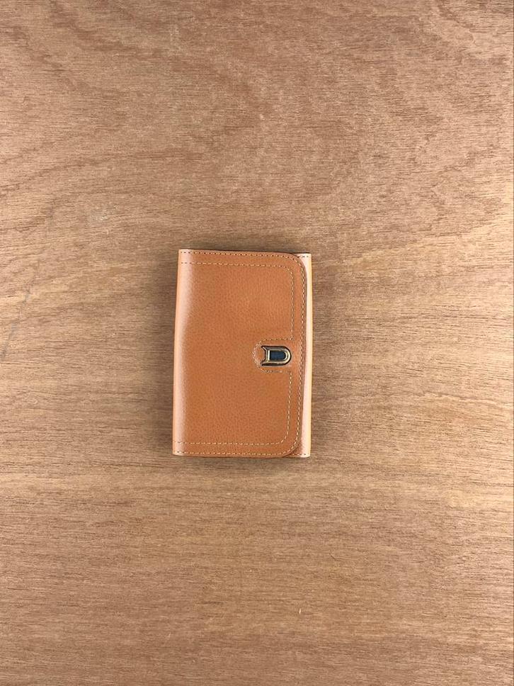 Delvaux sleutelhanger portemonee, Handtassen en Accessoires, Portemonnees, Nieuw, Overige merken, Beige, Leder, Ophalen of Verzenden