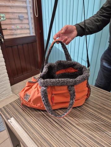 draagtas voor honden beschikbaar voor biedingen