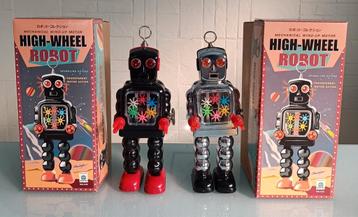 Vintage High - Wheel speelgoed robots. beschikbaar voor biedingen