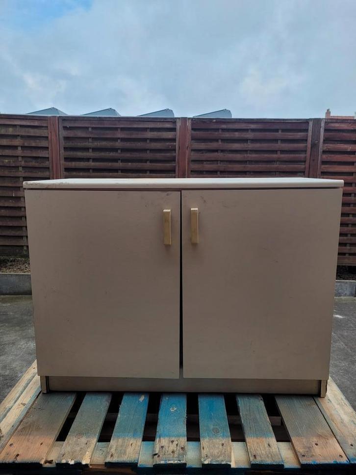 Gratis kast 2 deuren 4 vakken, Doe-het-zelf en Bouw, Werkbanken, Gebruikt, 70 tot 120 cm, Ophalen