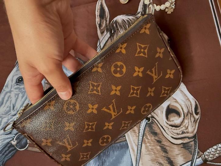 Louis Vuitton, Handtassen en Accessoires, Tassen | Damestassen, Zo goed als nieuw, Schoudertasje, Bruin, Ophalen of Verzenden