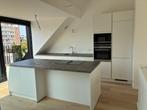 Nieuwe witte keuken met eiland, Ophalen, Wit, Nieuw, Enkelwandige keuken