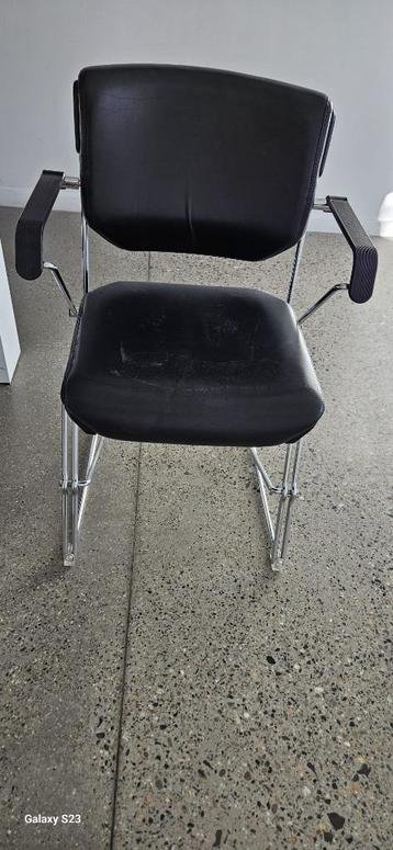 Giroflex 33 stoelen zwart leder beschikbaar voor biedingen