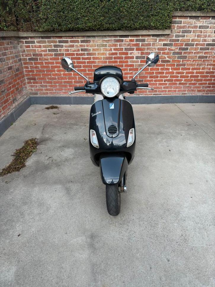 Vespa lx 50 2 takt b klasse, Fietsen en Brommers, Scooters | Vespa, Zo goed als nieuw, Vespa LX, Ophalen