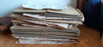 Verhuismateriaal, dozen en inpakpapier