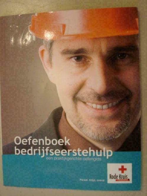 5. Oefenboek bedrijfseerstehulp Rode Kruis Praktijkgerichte, Boeken, Studieboeken en Cursussen, Zo goed als nieuw, Niet van toepassing