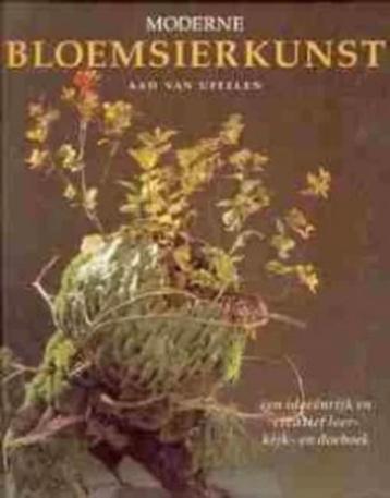 Moderne bloemsierkunst, Aad Van Uffelen