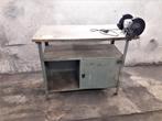 Werkbank van metaal , in grbruikte staat 107x85x55 cm, Doe-het-zelf en Bouw, Werkbanken, Ophalen, Gebruikt