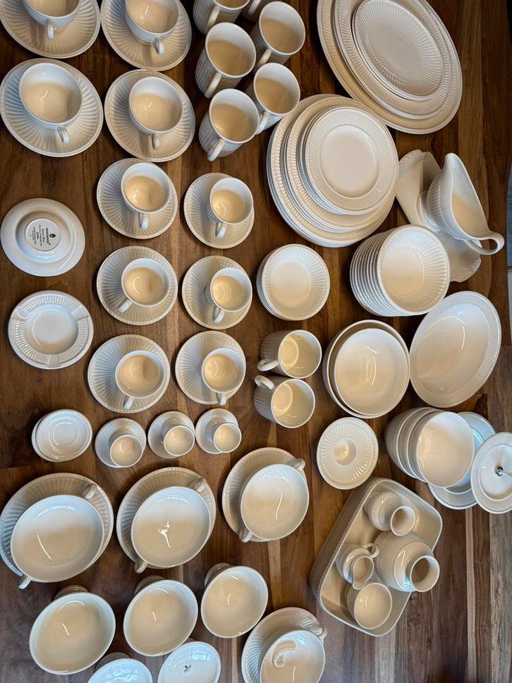 Grote set vintage Wedgwood servies ‘Edme’ 99stuks!, Antiek en Kunst, Antiek | Servies compleet, Ophalen of Verzenden