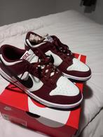 Nike low dunks bordeaux, Kleding | Heren, Schoenen, Ophalen of Verzenden