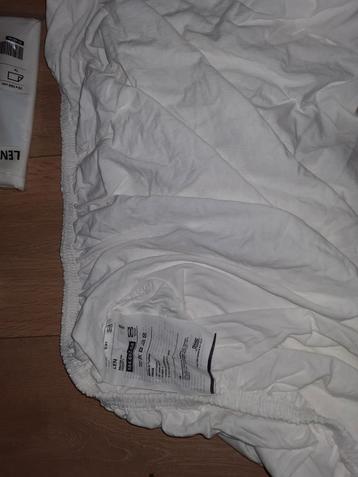 Lot of mattress covers for baby crib beschikbaar voor biedingen