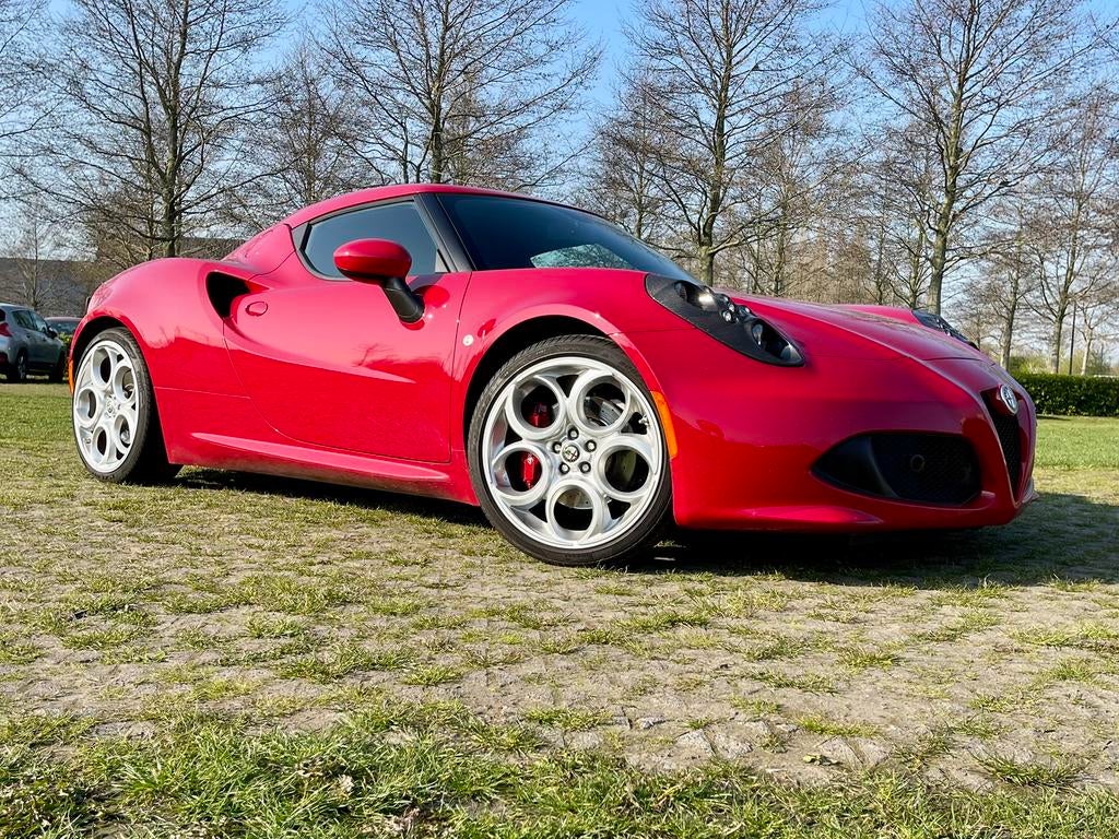 Alfa Romeo 4C 1750 Tbi * 25128 km *, Autos, Rouge, Cuir et Alcantara, Achat, Euro 6