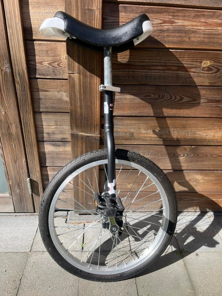 Eenwieler merk only one, Ophalen, Zo goed als nieuw