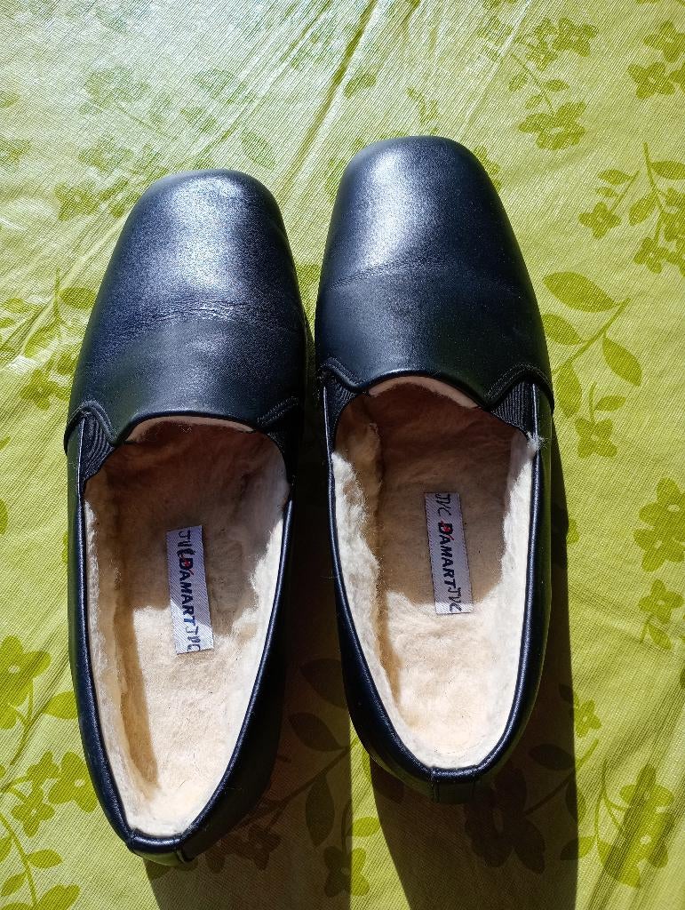 Chaussons noirs en cuir pour homme, Vêtements | Hommes, Chaussures, Damart, Comme neuf, Enlèvement, Pantoufles