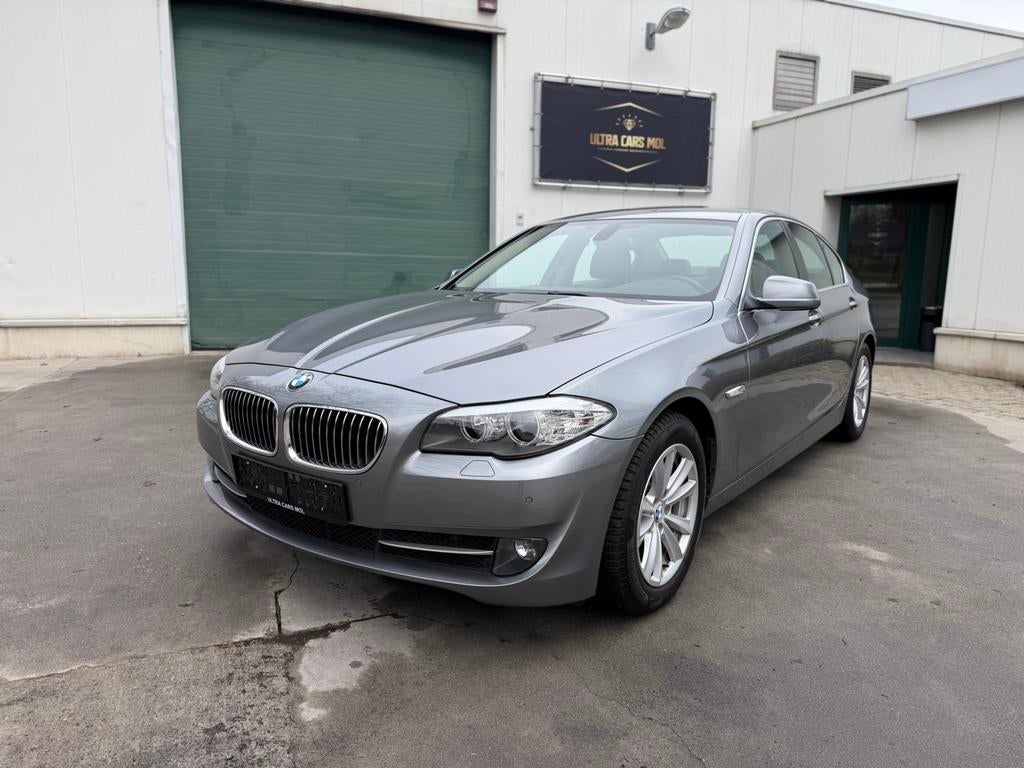 BMW 520D Automaat/Euro 5/Navi/Leder/Nieuwe Staat/GEKEURD, Auto's, BMW, Automaat, Euro 5, Lichtsensor, https://public.car-pass.be/vhr/88b95971-fc63-4f6c-b7ec-5c34464c6dac