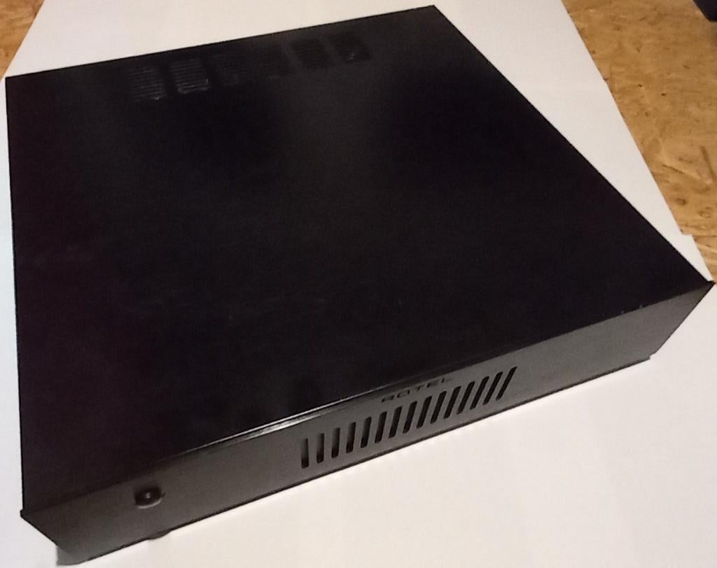 Rotel RKB-D8100 8x100W – ampli home cinéma / multiroom pro, TV, Hi-fi & Vidéo, Autres marques, Comme neuf, Enlèvement, 120 watts ou plus