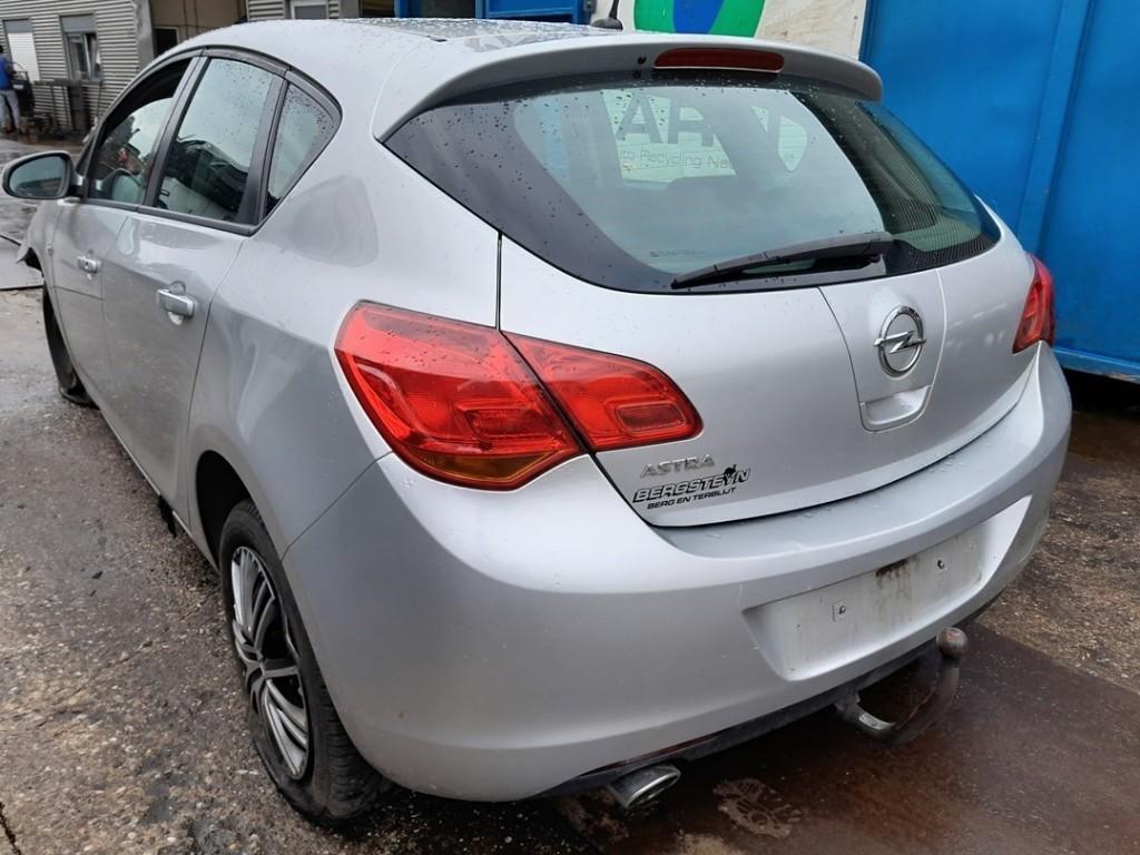 FEU ARRIÈRE GAUCHE Opel Astra J (PC6 / PD6 / PE6 / PF6), Autos : Pièces & Accessoires, Utilisé, Opel