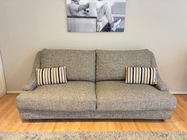 210 cm brede slaapbank met premium matras van 140 cm, Huis en Inrichting, Zetels | Zetels, Gebruikt, Rechte bank, Driepersoons