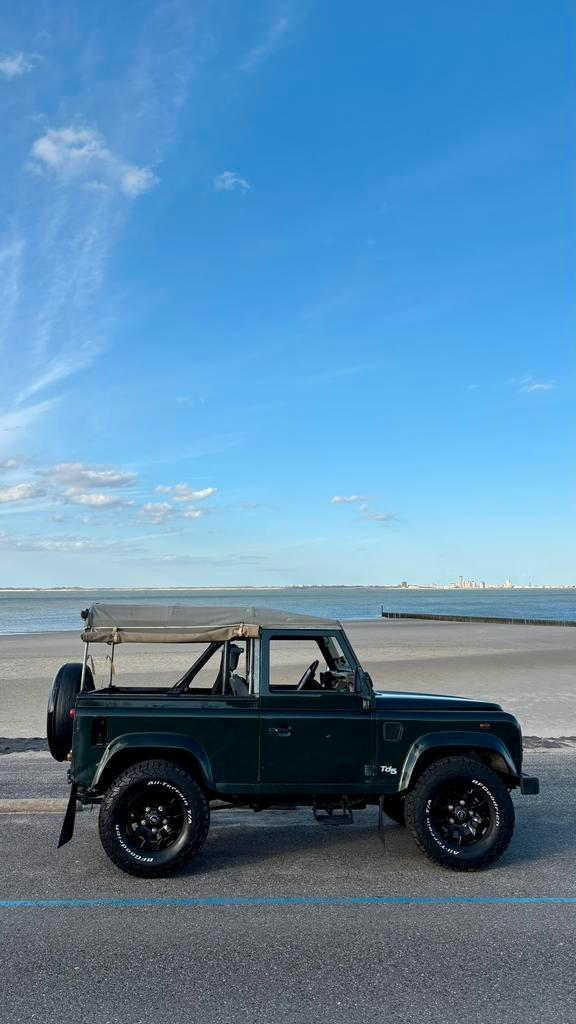 Land Rover Defender 90 TD5, Autos, Land Rover, Particulier, 4x4, Alarme, Éclairage LED, Jantes en alliage léger, Interruption de démarrage