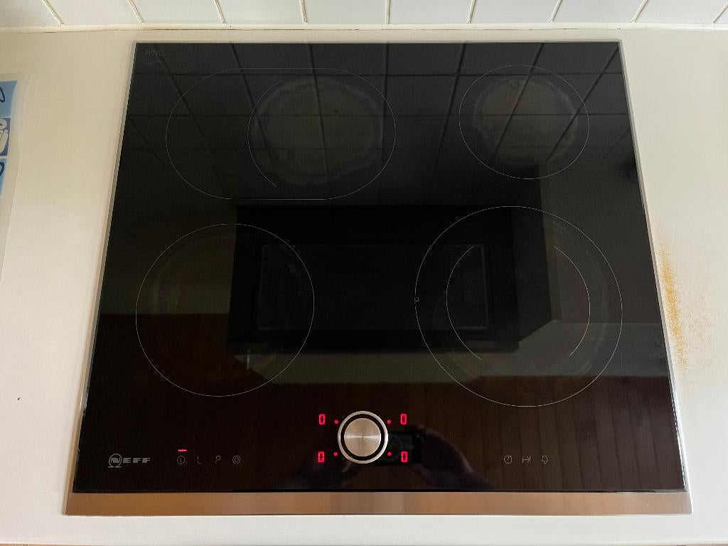 Kookplaat NEFF, Electroménager, Tables de cuisson, 4 zones de cuisson, Enlèvement, Utilisé, Encastré