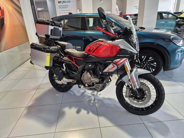 Moto QJ SRT 600 SX Touring 2026, Motos, Motos | Marques Autre, Particulier, Tourisme, plus de 35 kW, 2 cylindres, ABS, Poignées chauffantes
