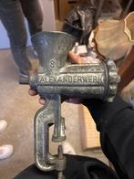 2 vintage gietijzeren vleesmolens, Ophalen