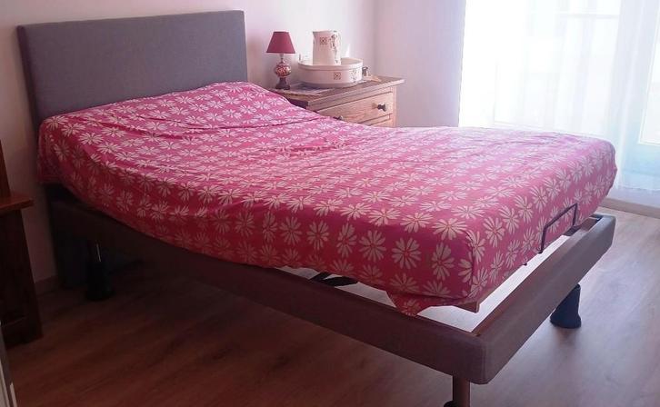 Bed 1.20 x 2.00, Huis en Inrichting, Slaapkamer | Bedden, Zo goed als nieuw, 120 cm, 200 cm, Hout, Grijs, Verstelbaar, Ophalen