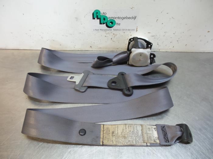 Veiligheidsgordel rechts-achter van een Daihatsu Young RV, Auto-onderdelen, Interieur en Bekleding, Daihatsu, Gebruikt, Ophalen of Verzenden