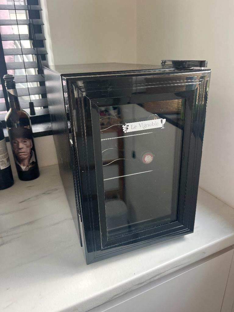 Wijnfrigo tafelmodel Le Vignoble, Ophalen, Zo goed als nieuw