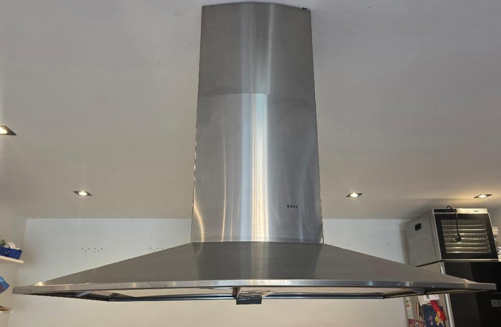 Ilot, hotte, taque et chaises , bien lire l annonce merci, Enlèvement, Utilisé, Noir