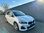 BMW 218 IA PACK M *** AUTO *** 7 ZITPLAATSEN, Auto's, BMW, Navigatiesysteem, Leder, Bedrijf, 5 deurs
