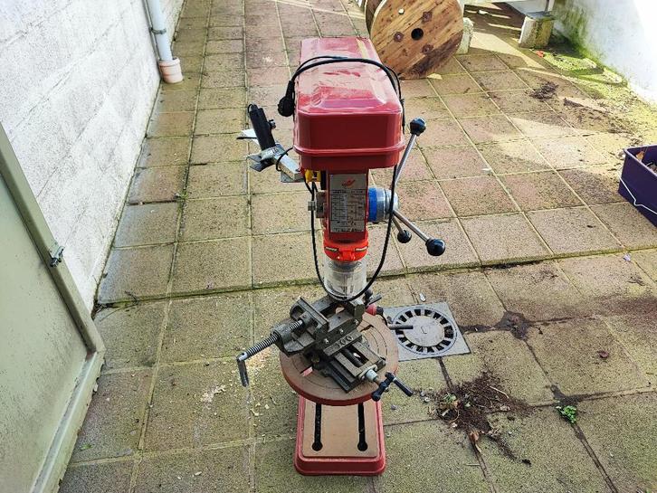 Perceuse à colonne d’atelier, Doe-het-zelf en Bouw, Gereedschap | Boormachines, Zo goed als nieuw, Boormachine, 400 tot 600 watt